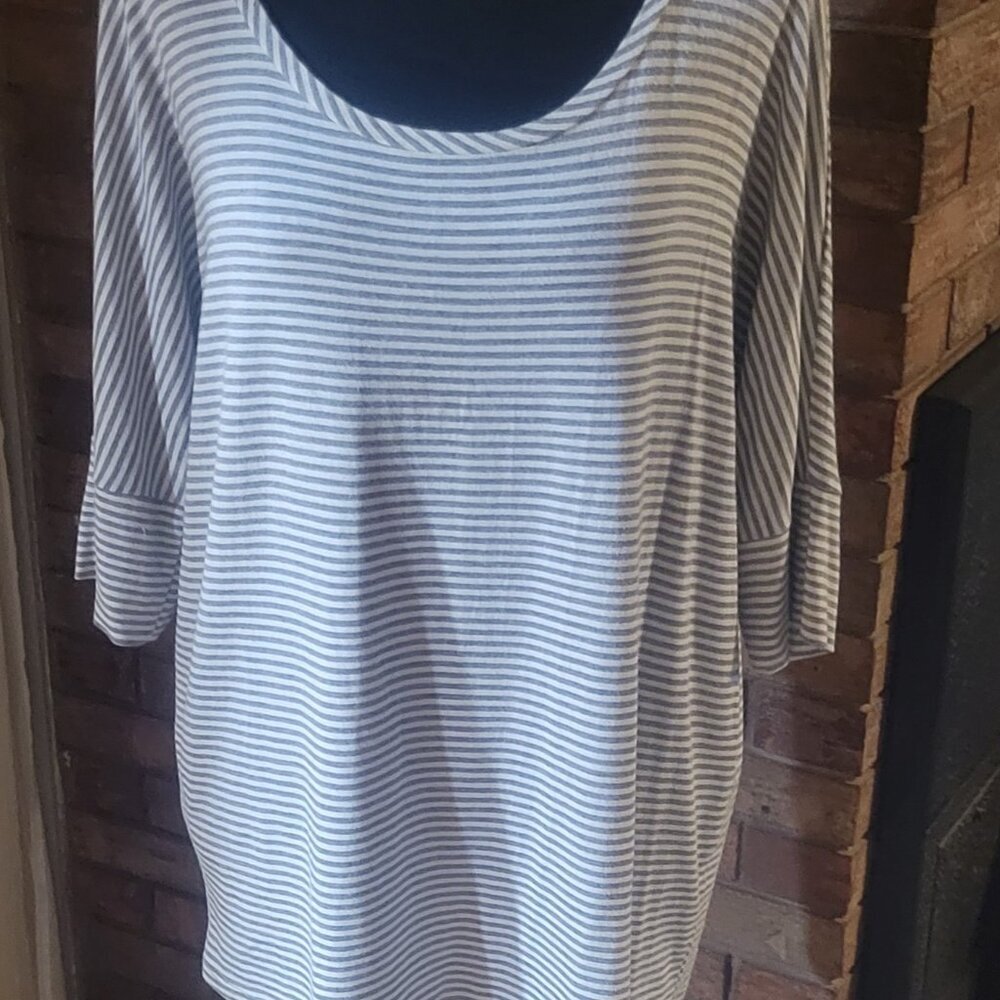 Cable & Gauge Striped Tunic Knit Top - Size M - Picture 2 of 4